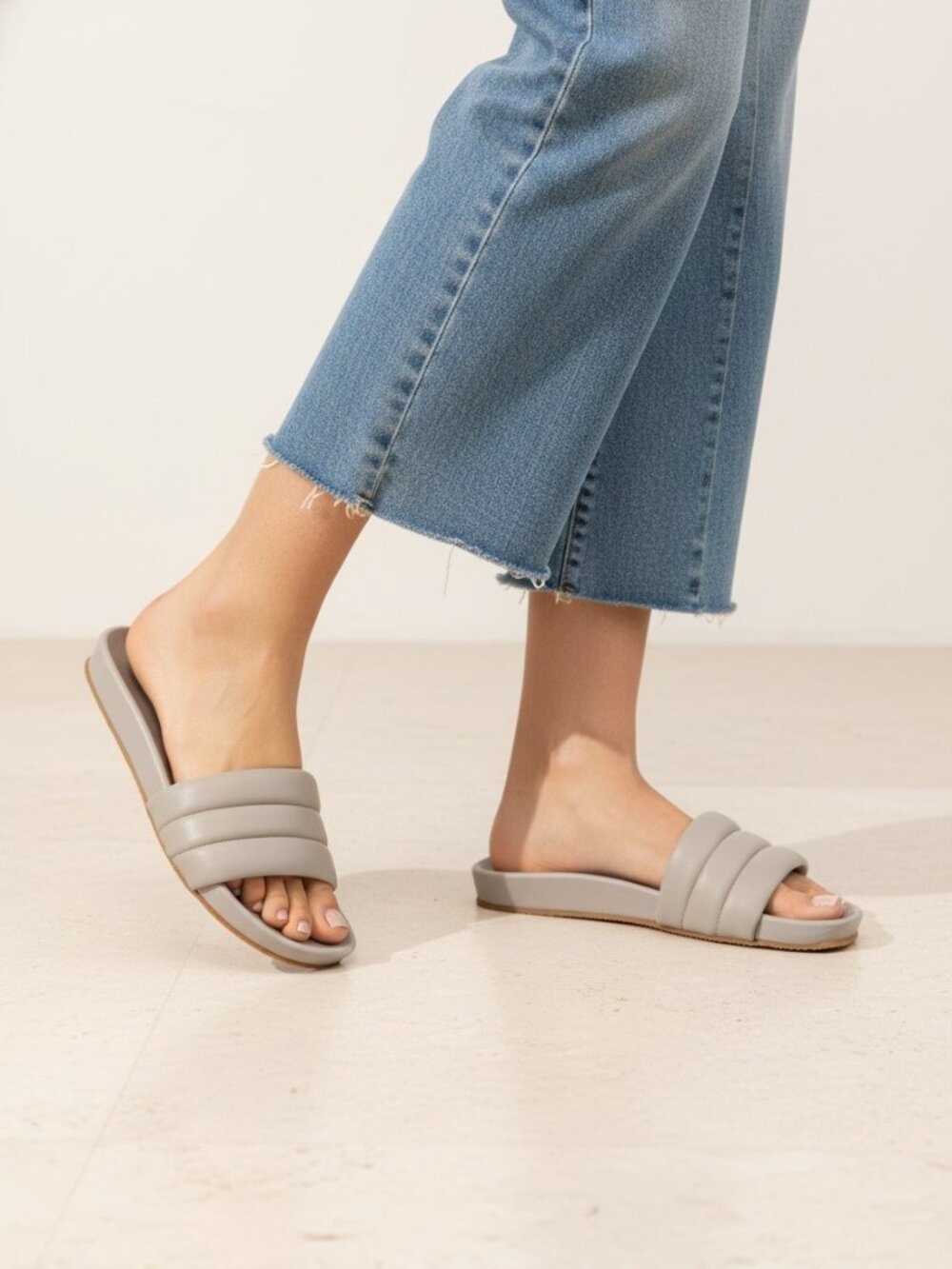SANDAL MANIA‎ 🚨Ccocci Brand Dottie Padded Strap Sandals in Grey NEW